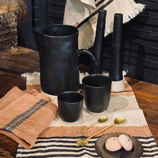 The Table lage waterkan Black Pepper