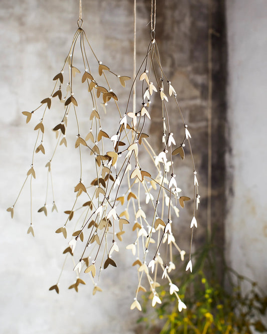 Madam Stoltz Iron Mistletoe