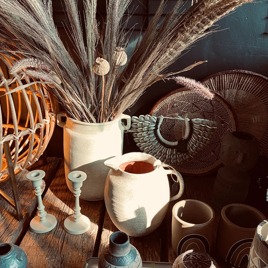 Madam Stoltz terra cotta vaas met handvaten