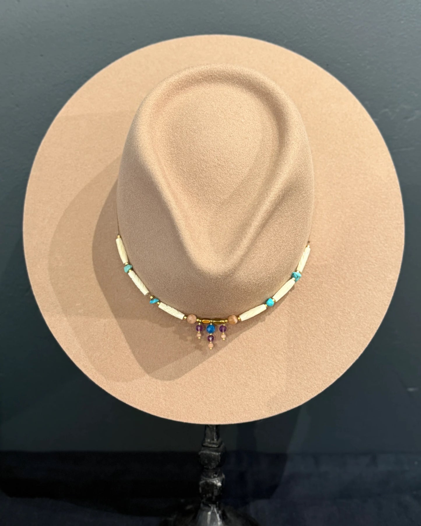 Wanted by Das Hat band Turqoise Amethist