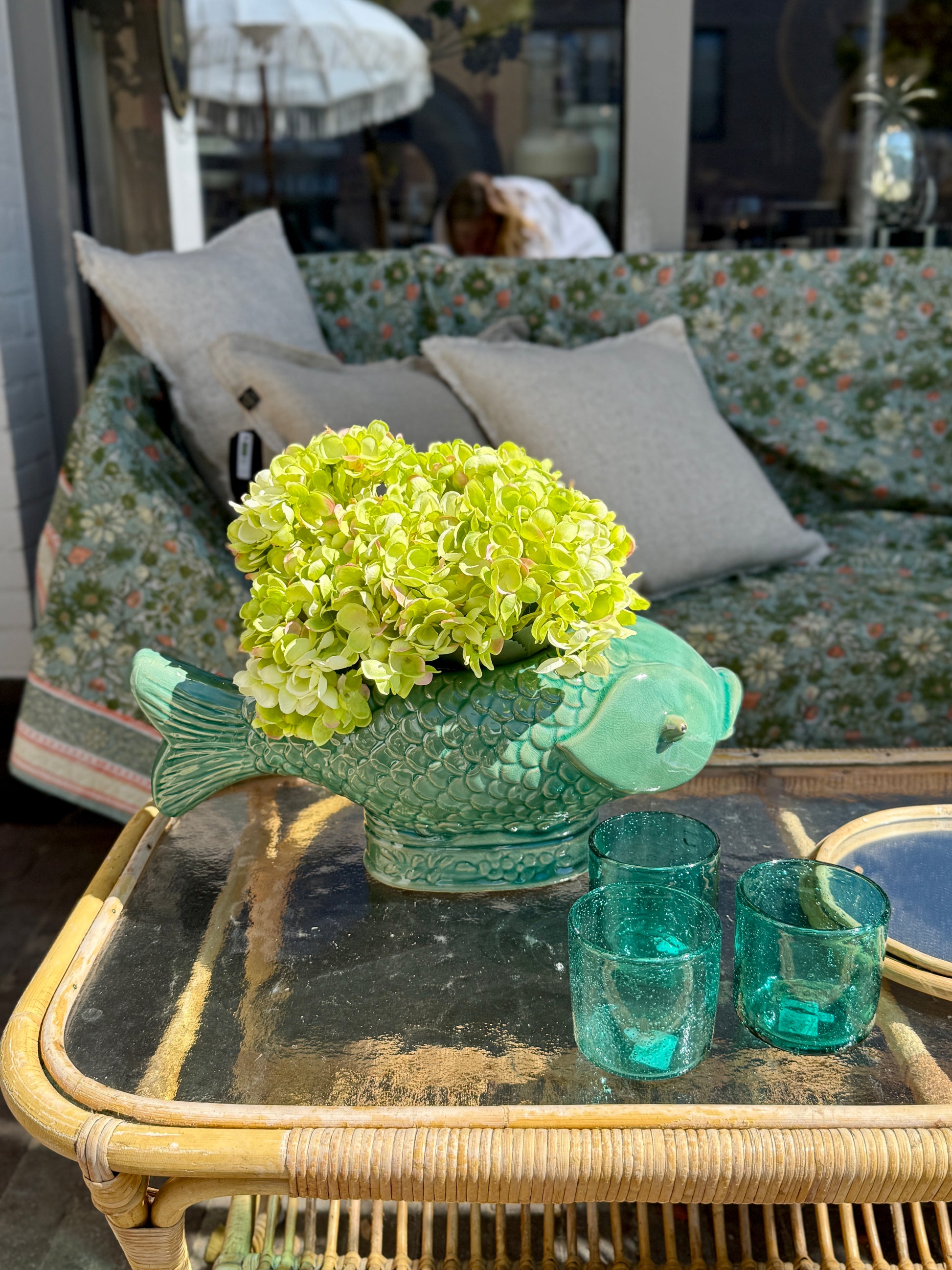 Deze Bloomingville bloempot, te koop bij Wanted by DaS, in de vorm van een vis geeft meteen sfeer in de keuken of op de vensterbank. Ook geschikt als fruitschaal. 