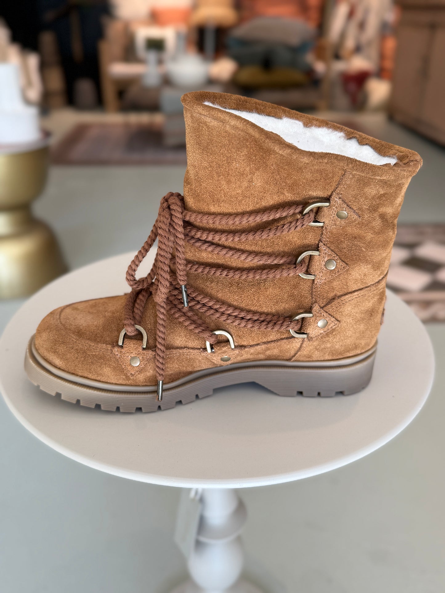 Cha TIBET Camel Suede