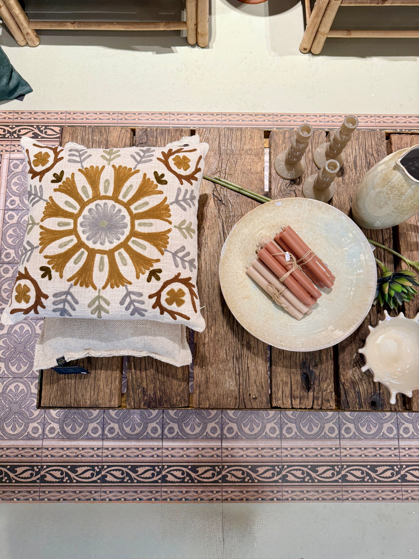 Geborduurde kussen hoes Madam Stoltz