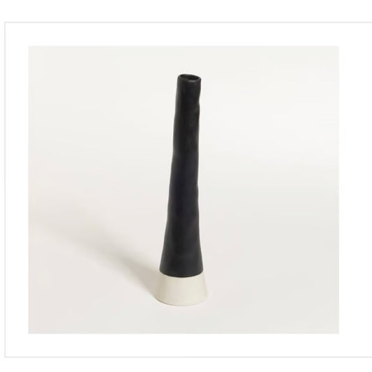 The Table vaas black pepper