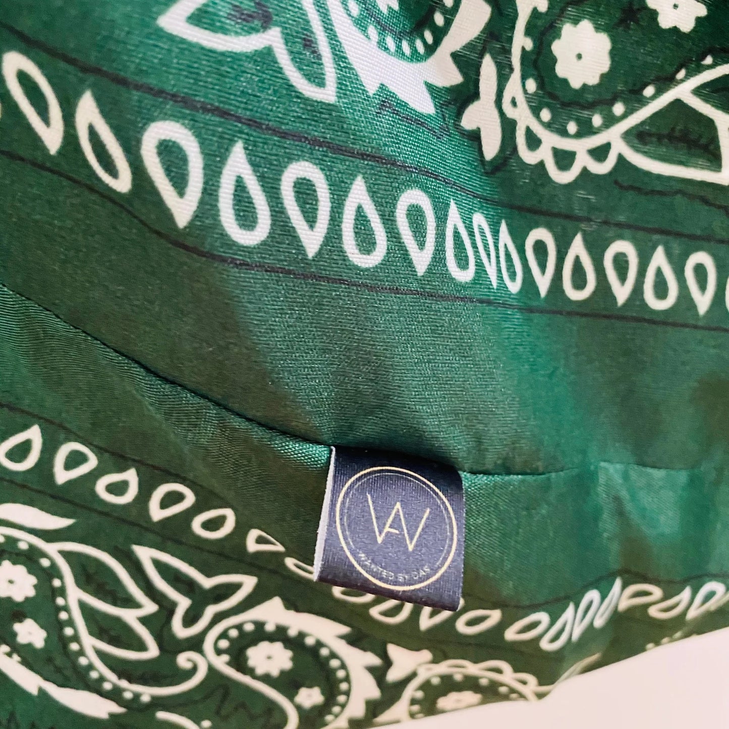 WBDB Green green white