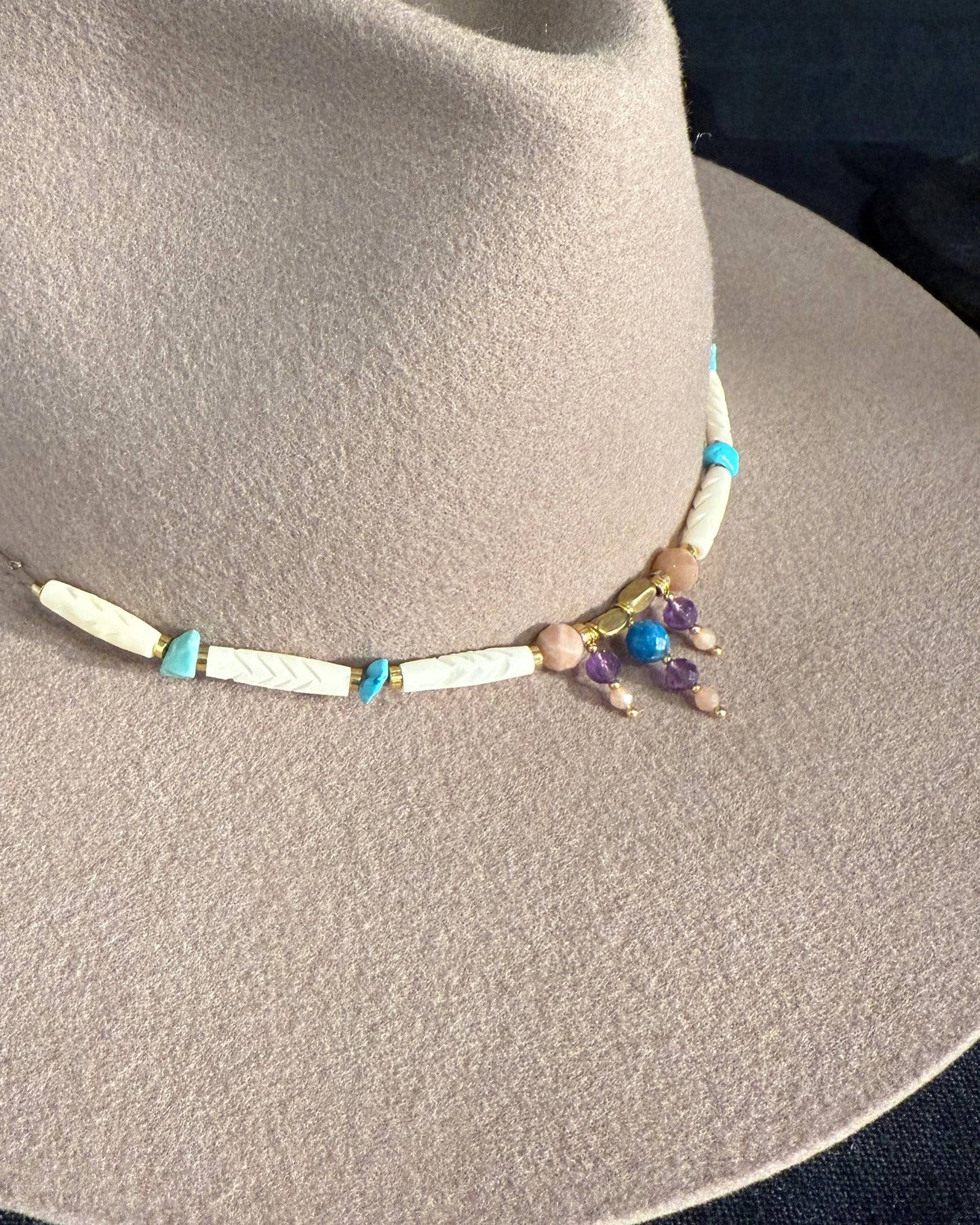 Wanted by Das Hat band Turqoise Amethist