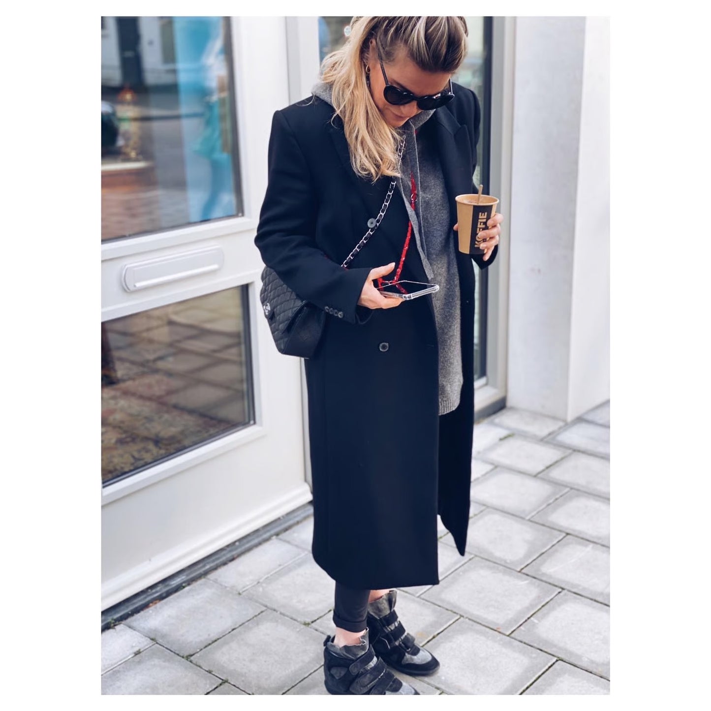 Wanted by DaS Phone cord bandana red